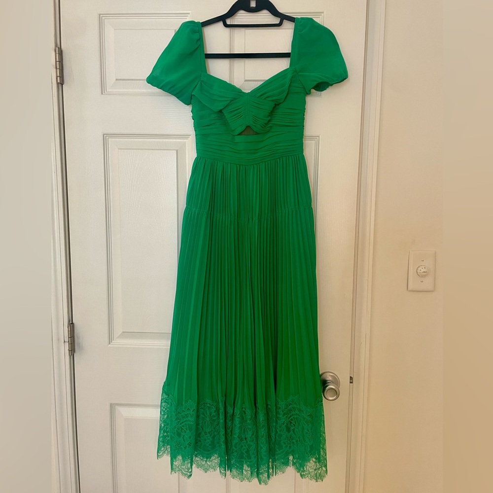 Elegant Green Pleated Dress